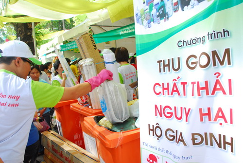 Ngày[-]hội[-]tái[-]chế[-]chất[-]thải[-]năm[-]2014[-]hướng[-]đến[-]đối[-]tượng[-]là[-]sinh[-]viên